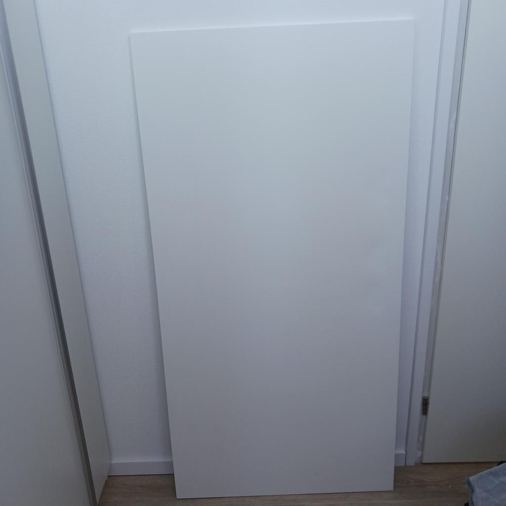 IKEA Skarsta bureaublad 160x80 cm (beschadigd), Huis en Inrichting, Bureaus, Ophalen, 160 cm, Gebruikt, Spaanplaat of MDF
