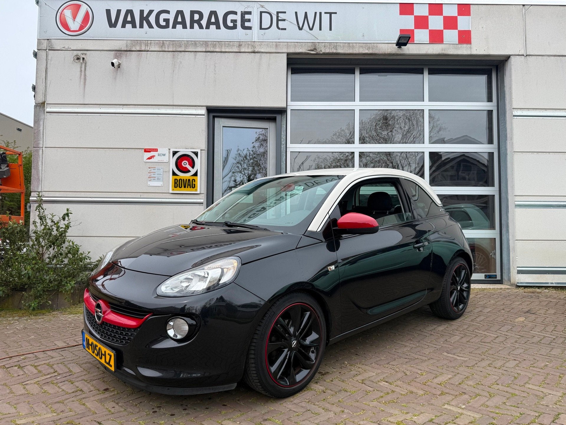 Opel ADAM 1.2 Glam, Auto's, Opel, Voorwielaandrijving, Euro 5, Zwart, 4 cilinders