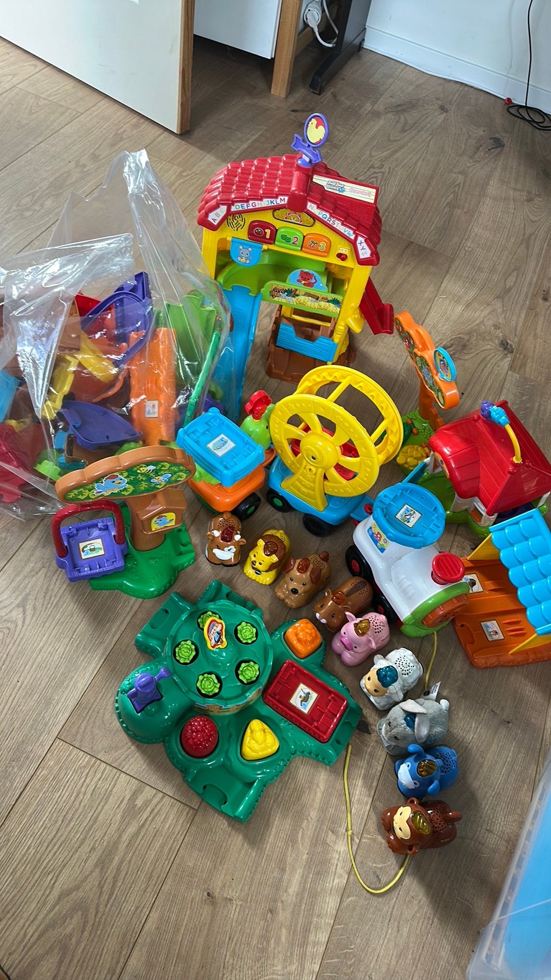 Pakket met Vtech diertjes en huisjes, Ophalen of Verzenden, Zo goed als nieuw, 6 maanden tot 2 jaar