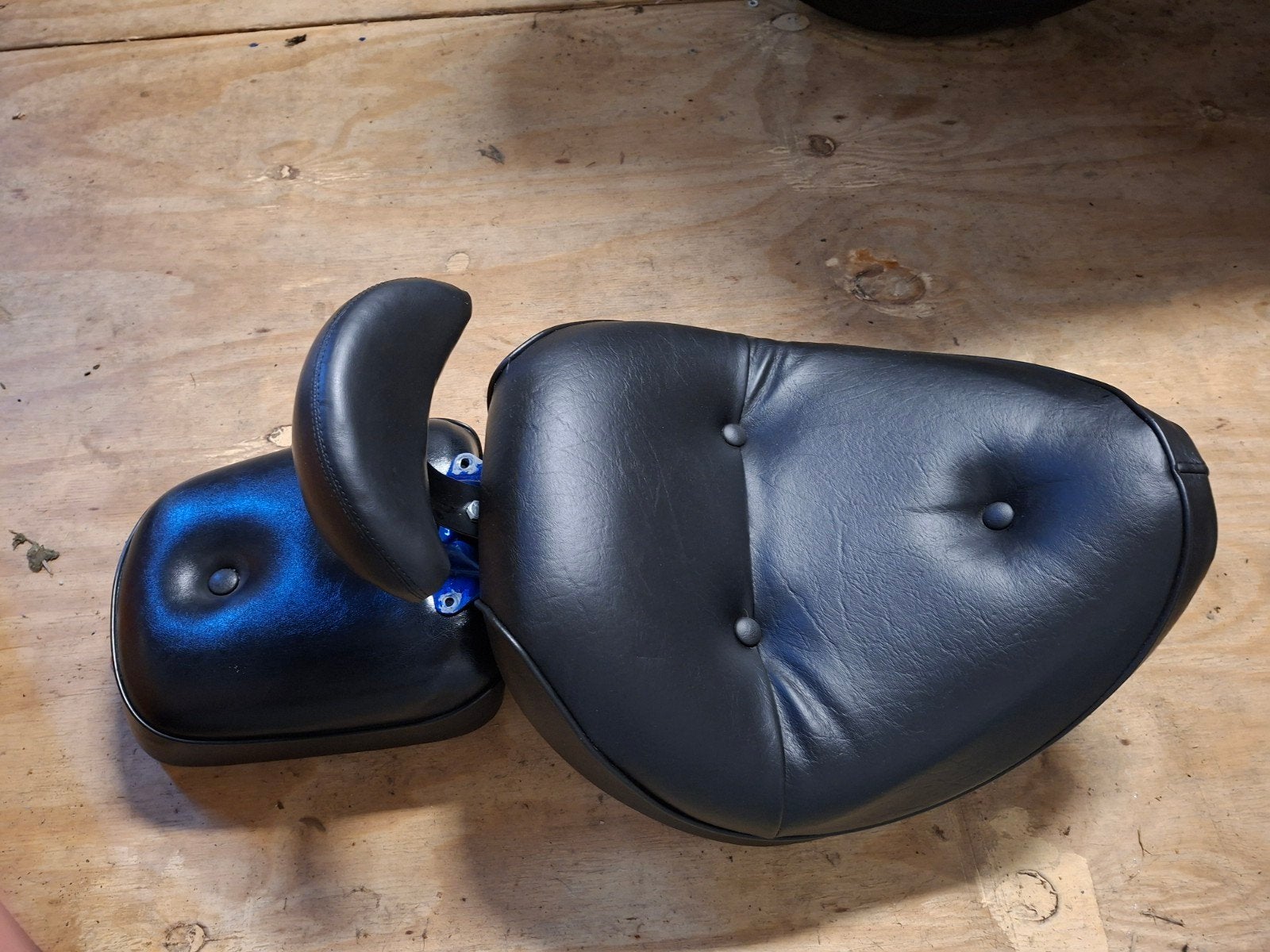 Opnieuw bekleed zadel met buddy en rugsteun Honda VT1100C, Ophalen of Verzenden
