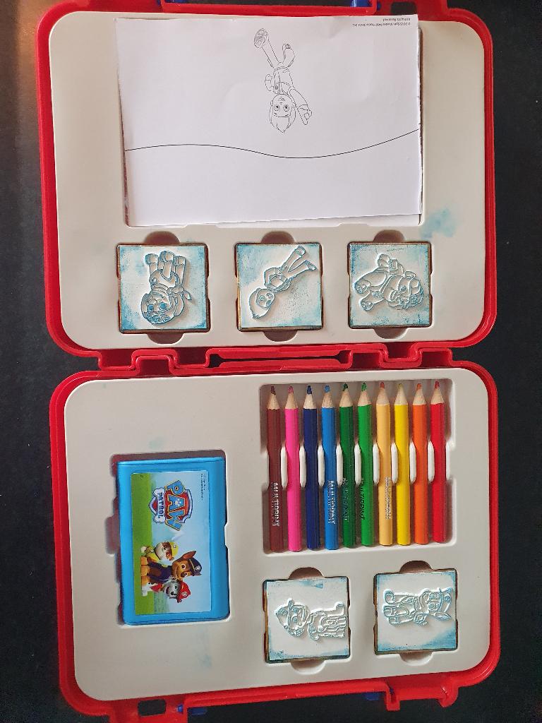 Reiskoffer met paw patrol stempel set, Hobby en Vrije tijd, Stempelen, Ophalen of Verzenden, Houten stempel