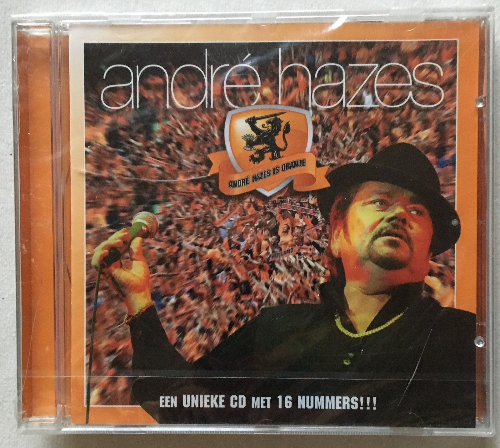 Nieuwe CD ANDRÉ HAZES - Is Oranje, Inclusief boekje, Verzenden, Levenslied of Smartlap, Nieuw in verpakking