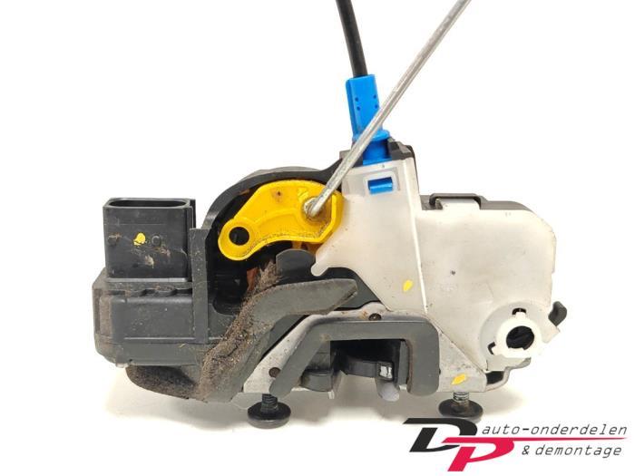 Deurslot Mechaniek 4Deurs links-voor van een Opel Astra, Gebruikt, -, -, Opel