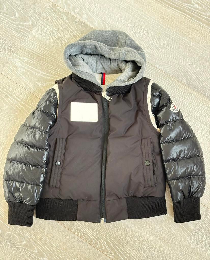 Zwarte Moncler puffer jas, Kinderen en Baby's, Ophalen of Verzenden, Zo goed als nieuw, Jongen of Meisje, Jas