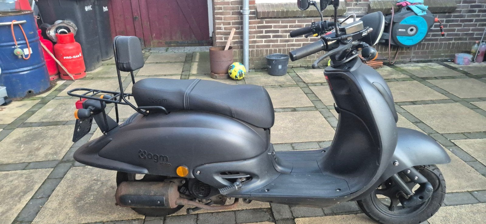 AGM Retro Scooter – Opknapper met lage kilometerstand, Fietsen en Brommers, Ophalen, Gebruikt, Maximaal 45 km/u, AGM