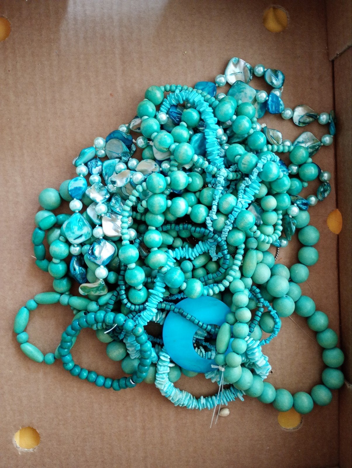 Turquoise en blauwe kralen van hout, schelp en natuursteen, Ophalen, Zo goed als nieuw, Kraal