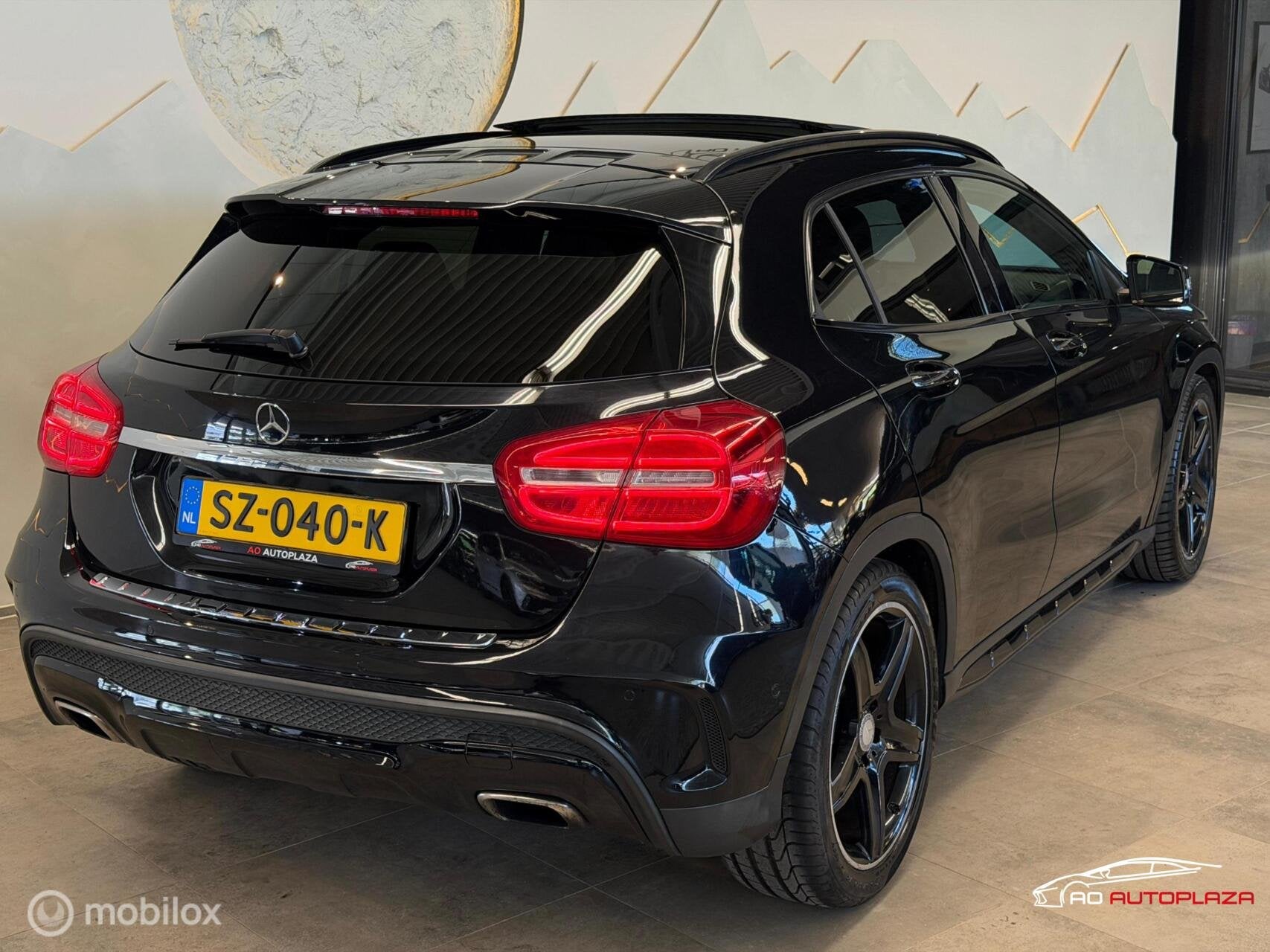 Mercedes GLA-klasse 200 AMG Panorama/Stoelverwarming/Leer/El, Auto's, 715 kg, Zwart, Bedrijf, SUV of Terreinwagen