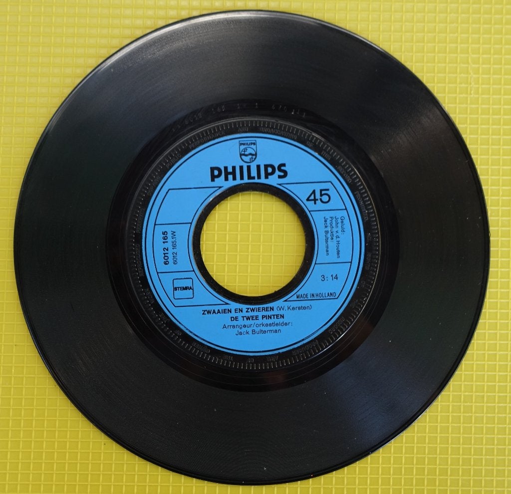de twee pinten - zwaaien en zwieren, Gebruikt, 7 inch, Single, Ophalen of Verzenden