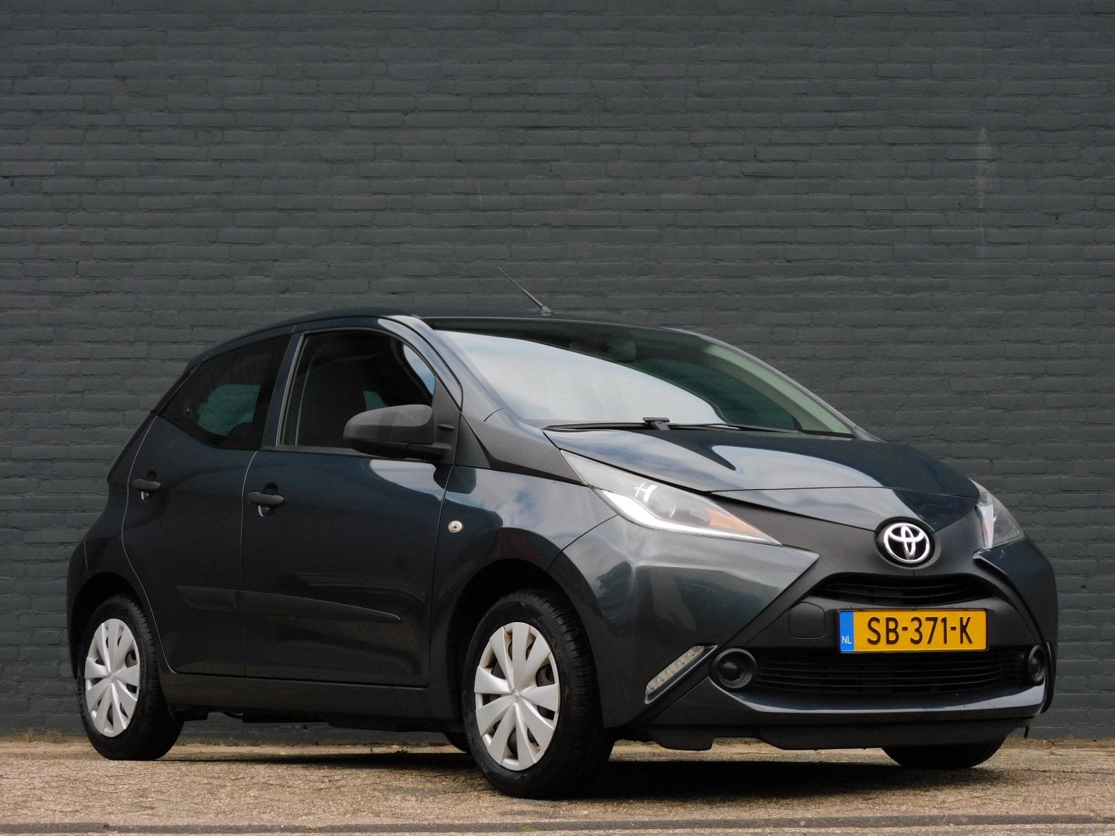Toyota Aygo 1.0 VVT-i x-fun TOPSTAAT! DEALER ONDERHOUDEN! 4-, Voorwielaandrijving, Dealer onderhouden, Stof, Gebruikt