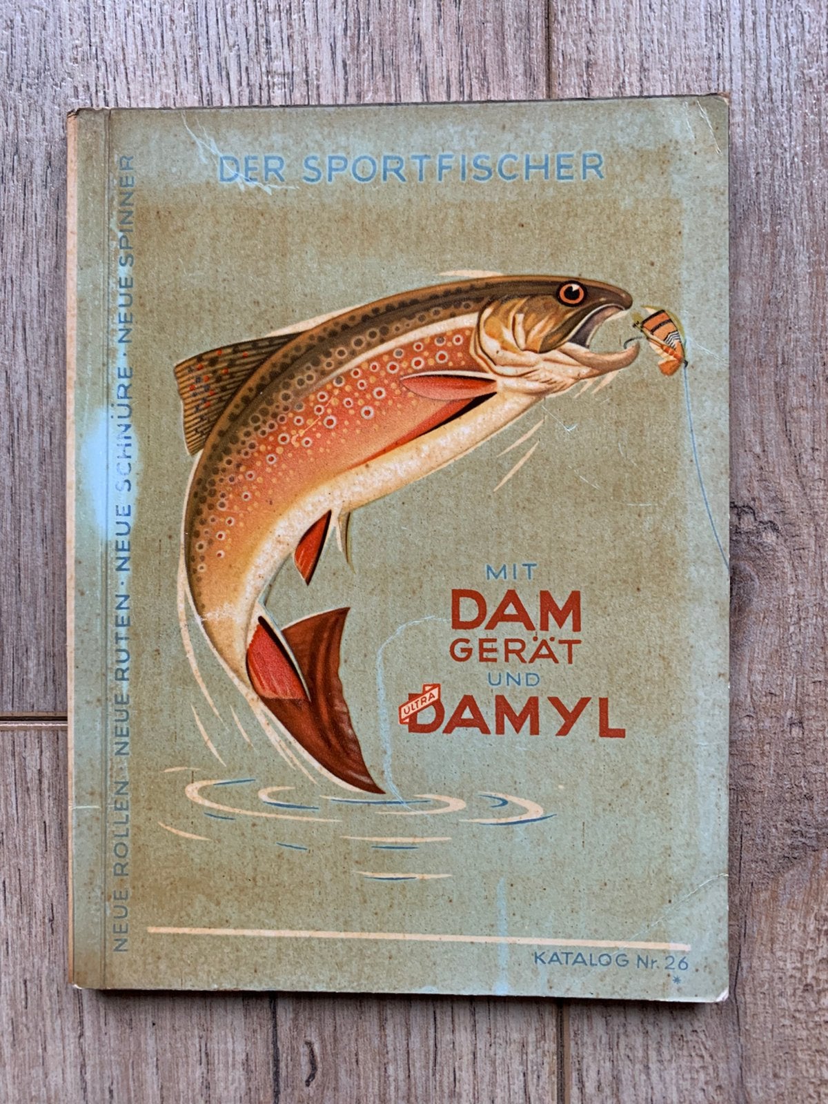 Hengelsport visboeken dam catalogus nr 26 vissen  jaren 60, Watersport en Boten, Ophalen of Verzenden, Zo goed als nieuw, Boek of Tijdschrift