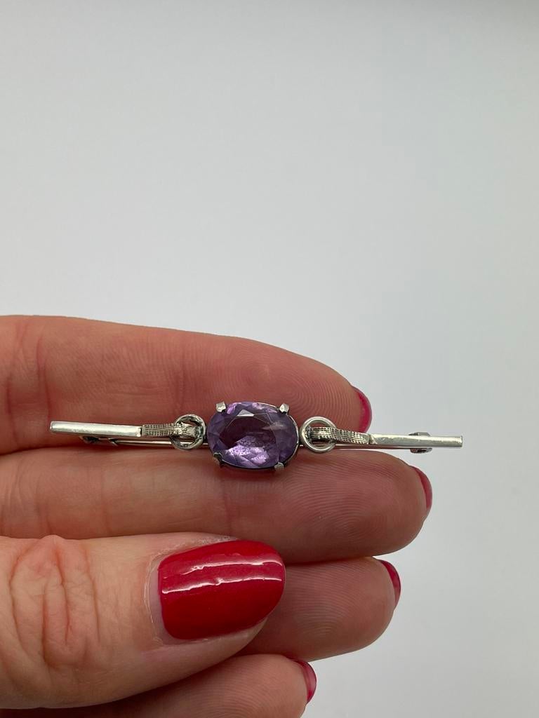 D88 Prachtige 830 zilveren amethist broche, Ophalen of Verzenden, Zilver, Broche, Met edelsteen