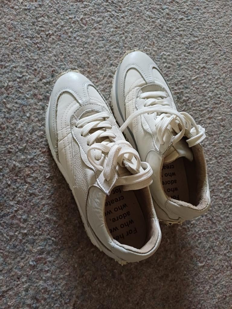 Dames/ meisjesschoen maat 36, Beige, Ophalen of Verzenden, Zo goed als nieuw, Espadrilles of Moccasins