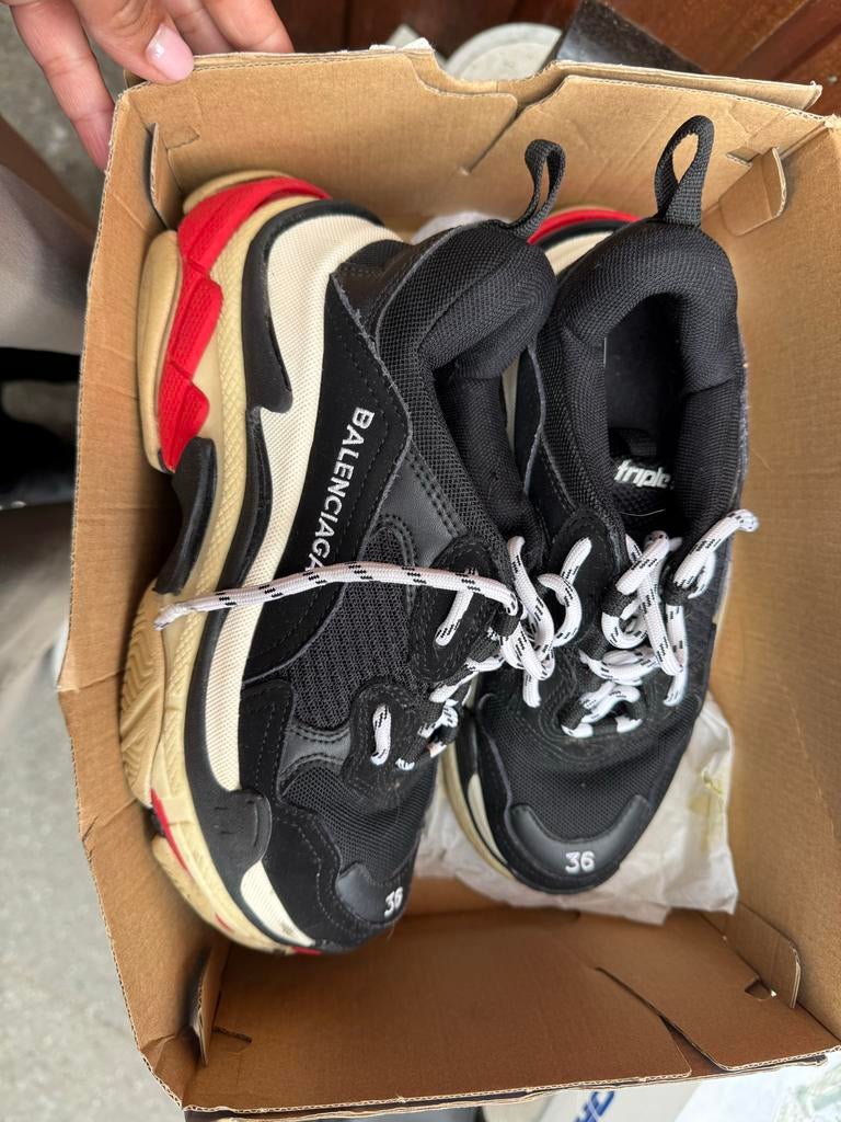Balenciaga Triple S Sneakers Zwart/Rood Maat 36, Kleding | Dames, Schoenen, Ophalen of Verzenden, Gedragen, Zwart, Sneakers of Gympen