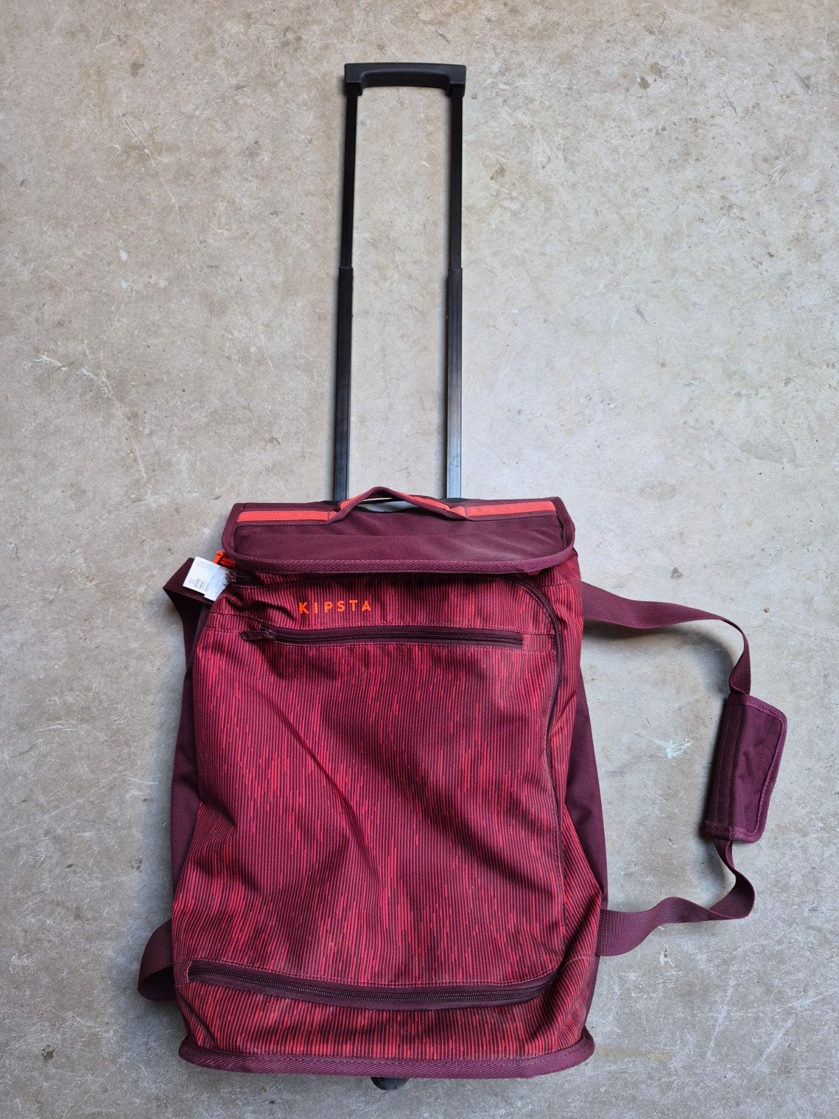 Kipsta sporttas op wieltjes 4 stujs - Bordeauxrood, Sieraden, Tassen en Uiterlijk, Tassen | Reistassen en Weekendtassen, Ophalen of Verzenden