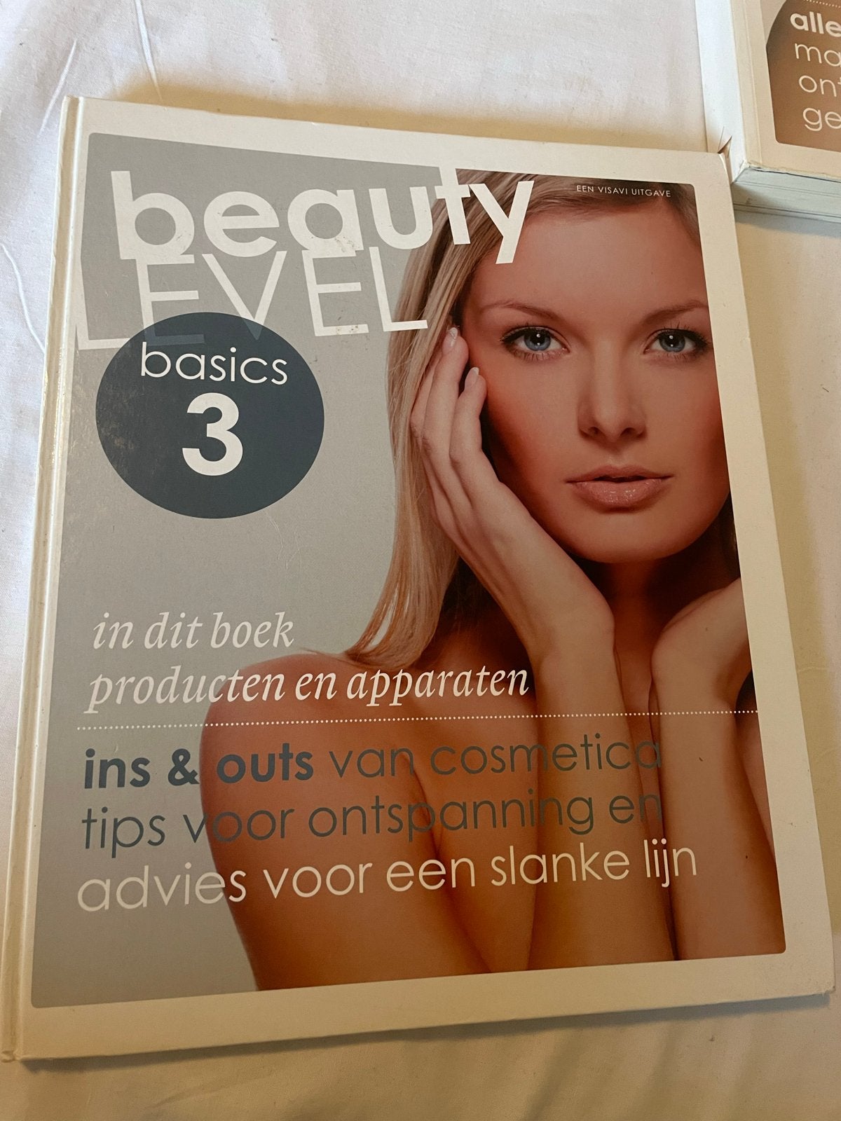 Beauty Level Basics 3: Cosmetica, ontspanning & slanke lijn, Boeken, Ophalen of Verzenden, Zo goed als nieuw, Gezondheid en Conditie