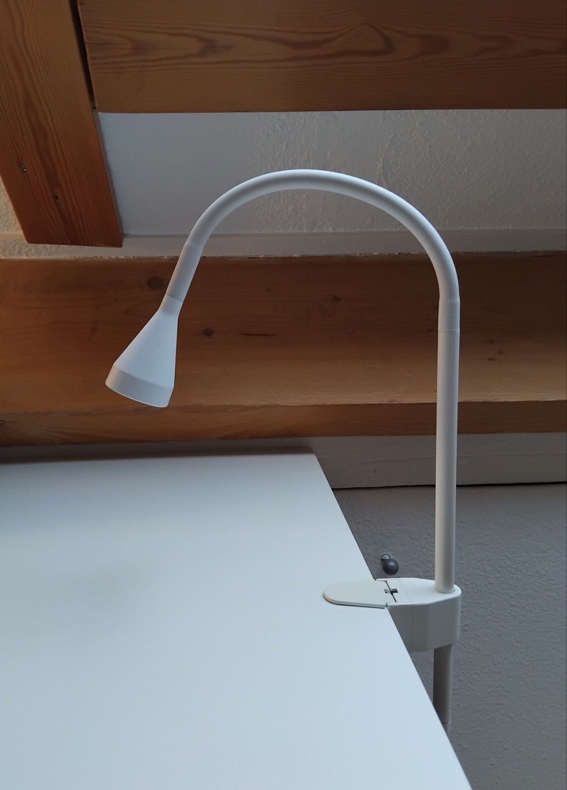 IKEA Nävlinge led klem-/wandlamp - Wit -, Bureaulamp, Gebruikt, Ophalen of Verzenden, IKEA