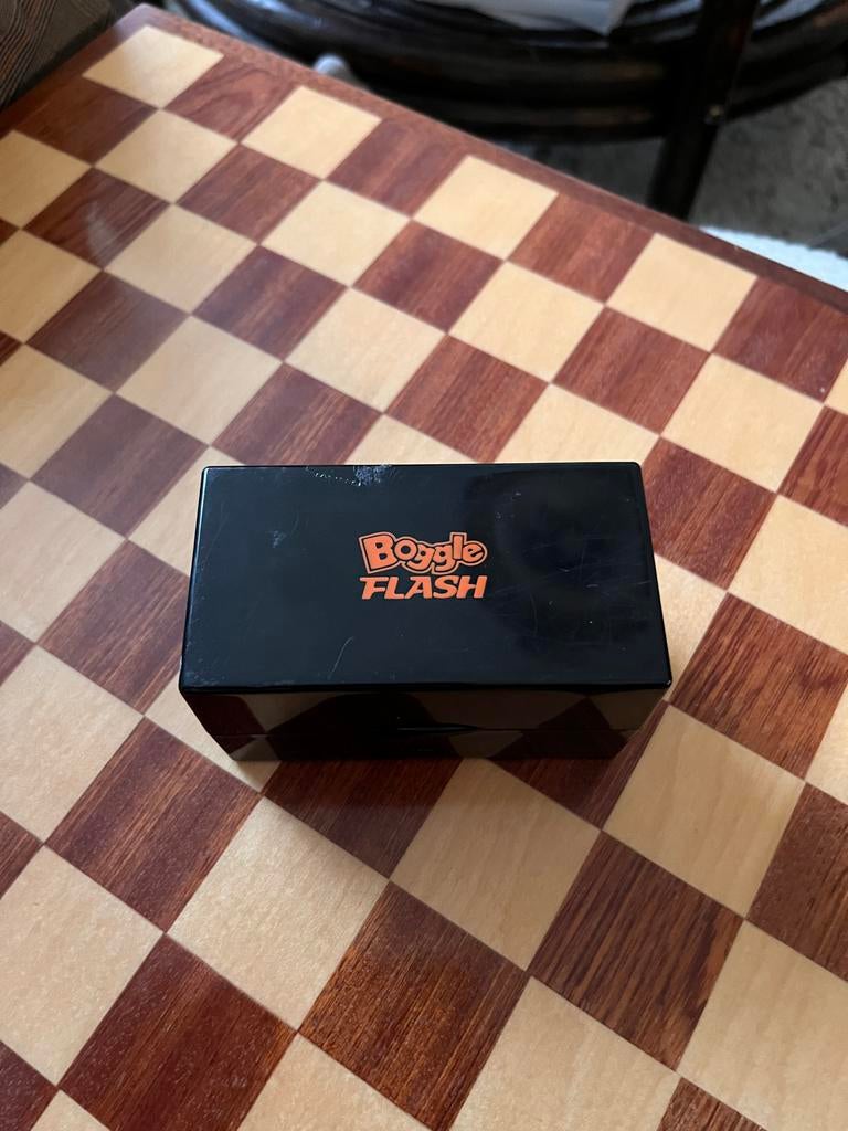 Boggle Flash met batterij - Woordspel voor jong en oud, Ophalen of Verzenden, Gebruikt, Overige typen