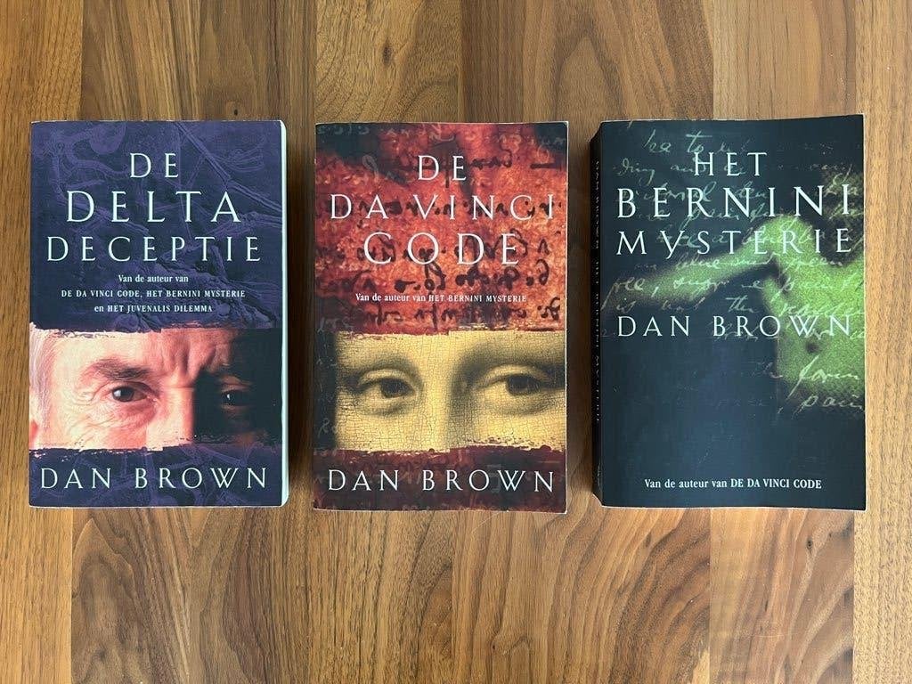 thrillers van Dan Brown (Delta, Da vinci, Bernini), Ophalen of Verzenden, Gelezen, Dan Brown