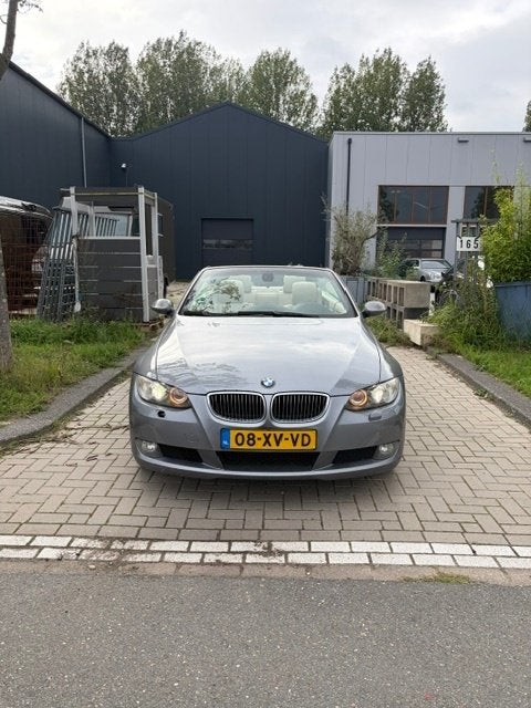 BMW 3-Serie 2.0 I 320 Cabrio 2007 Grijs NAP apk nieuw, Auto's, 1995 cc, Beige, 4 cilinders, Cabriolet