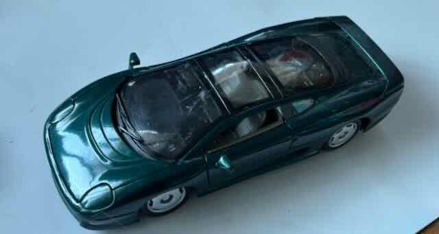 Jaguar XJ220 1-24, Hobby en Vrije tijd, Modelauto's | 1:24, Ophalen of Verzenden, Gebruikt, Maisto