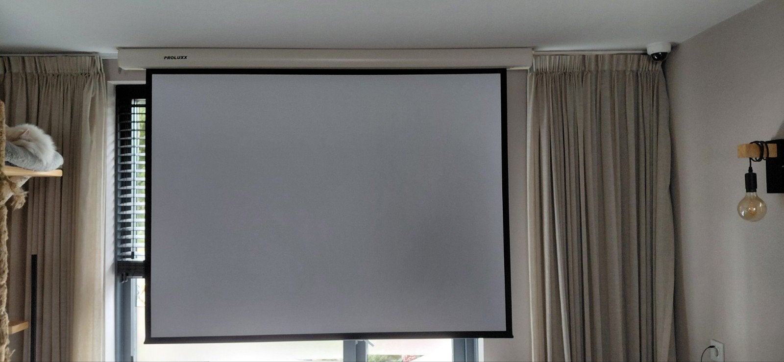 Elektrisch beamer scherm met afstand bediening, proluxx, Ophalen, Proluxx, Ultra HD (4K), Gebruikt