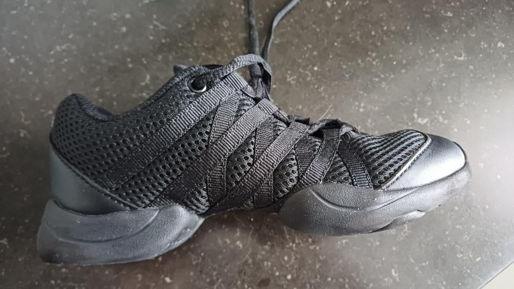 Bloch Urban Dansschoenen Maat 31/32 Zwart, Ophalen of Verzenden, Zo goed als nieuw, Schoenen