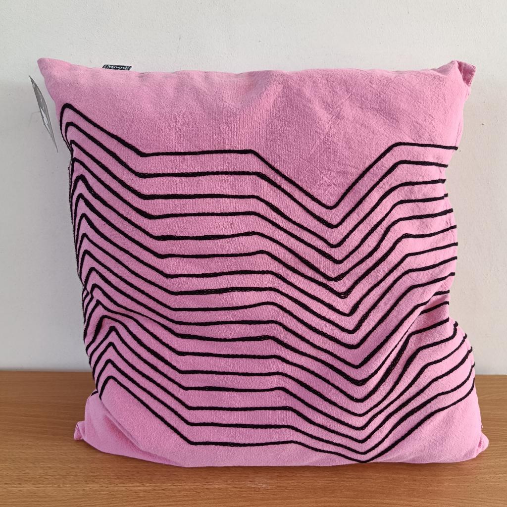 In The Mood | Kussen Madina Cyclaam | Roze | 50x50cm, Vierkant, Nieuw, Ophalen of Verzenden, Roze
