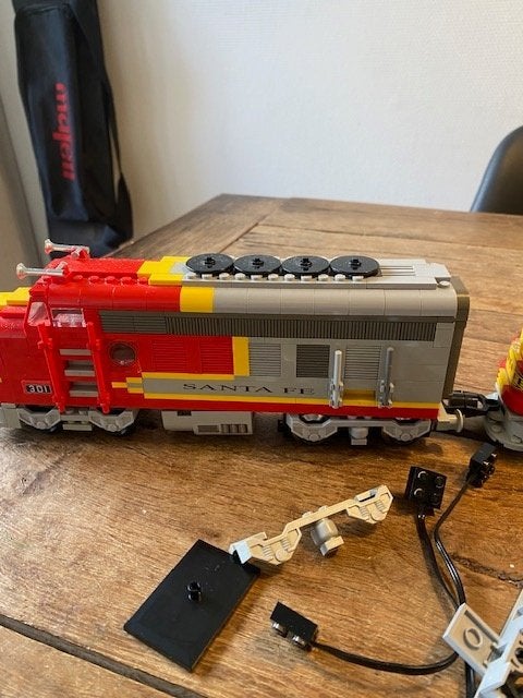 lego Sante Fe trein 10020, Kinderen en Baby's, Overige thema's, Ophalen of Verzenden, Zo goed als nieuw, Complete set