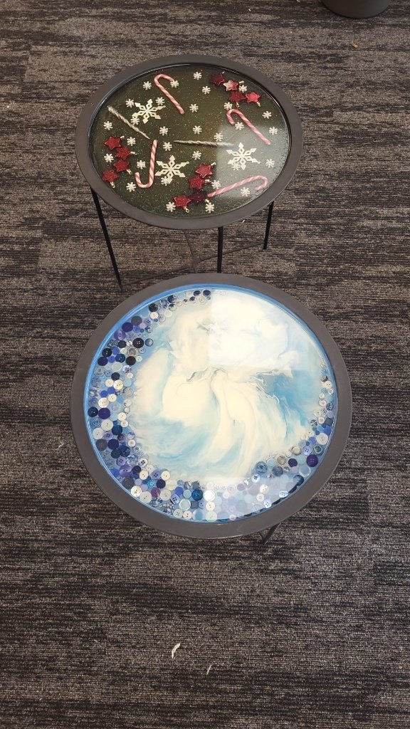 2 unieke bijzettafels met epoxyhars blad – handgemaakt, Minder dan 55 cm, Gebruikt, Rond, Ophalen