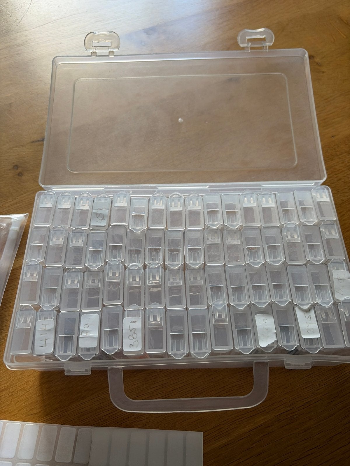 Opbergdoos voor Diamond Painting steentjes (60 vakjes), Ophalen, Gebruikt, Overige thema's, Gereedschap of Toebehoren