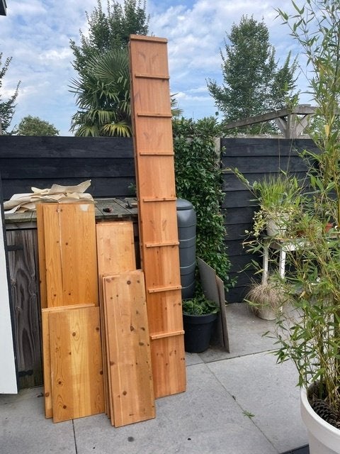 houten panelen / boekenkast
