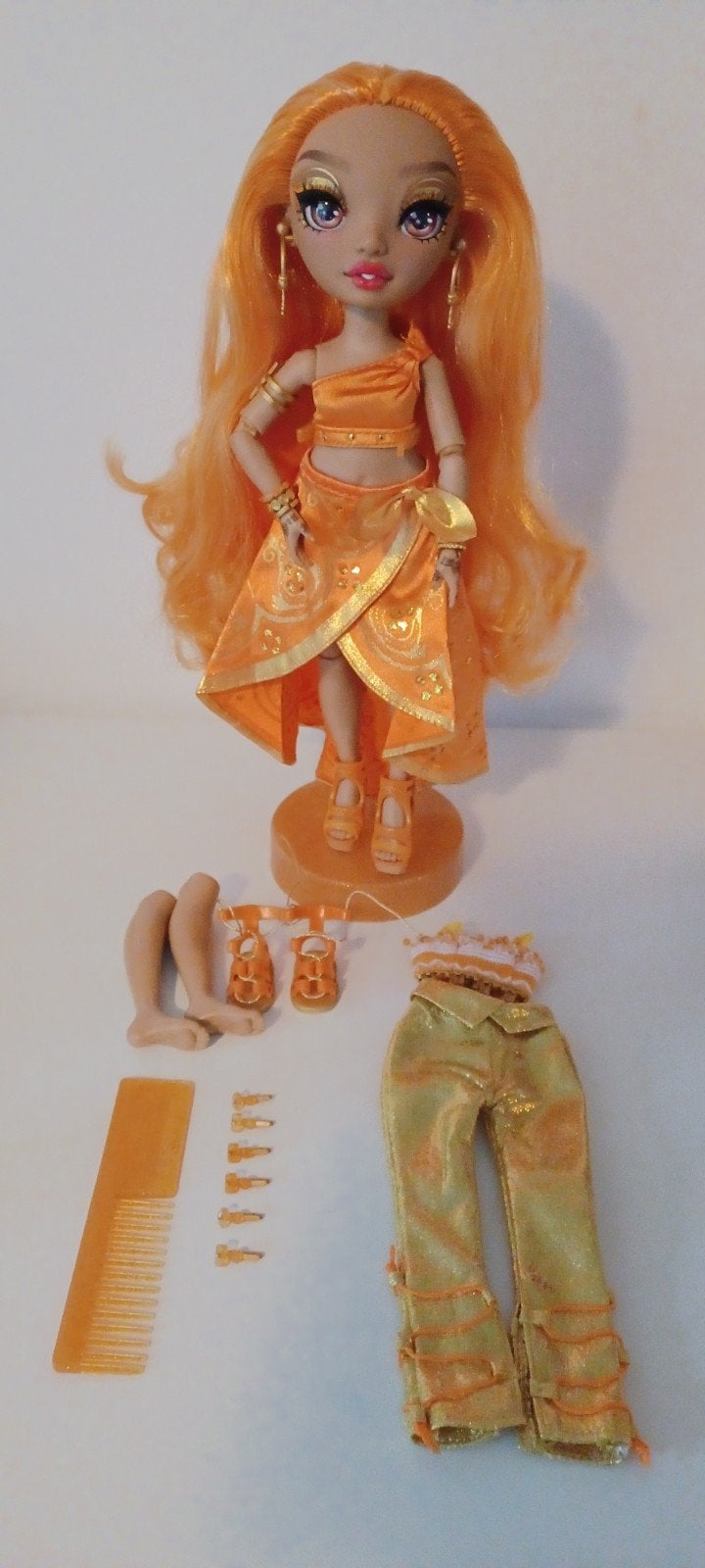 Rainbow High Meena Fleur pop met accessoires, Ophalen of Verzenden, Zo goed als nieuw, Overige typen