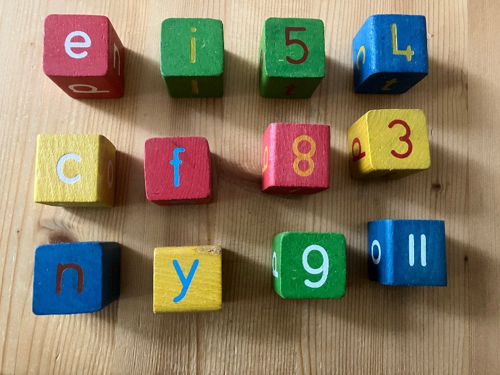 Houten gekleurde blokken met cijfers en letters, Ophalen of Verzenden, Gebruikt