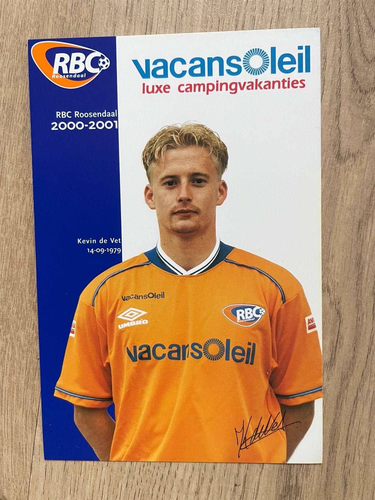 Fotokaart Kevin de Vet (RBC Roosendaal)., Verzamelen, Sportartikelen en Voetbal, Ophalen of Verzenden, Nieuw, Spelerskaart