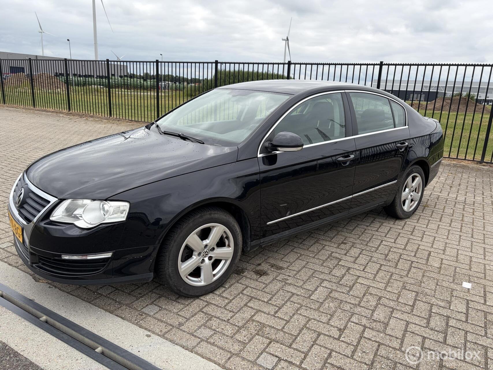 Volkswagen Passat 2.0 FSI Highline Business, Auto's, Gebruikt, 4 cilinders, Zwart, Bedrijf