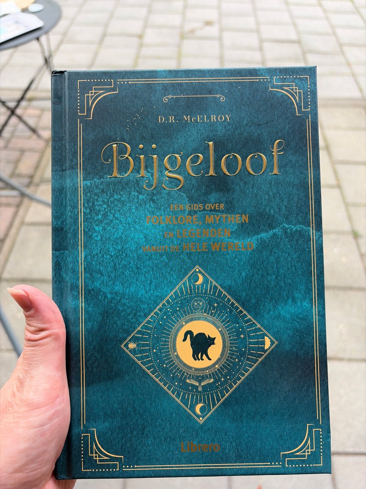 Bijgeloof: Een gids over folklore, mythen en legenden, Ophalen of Verzenden, Zo goed als nieuw, Overige onderwerpen, Achtergrond en Informatie
