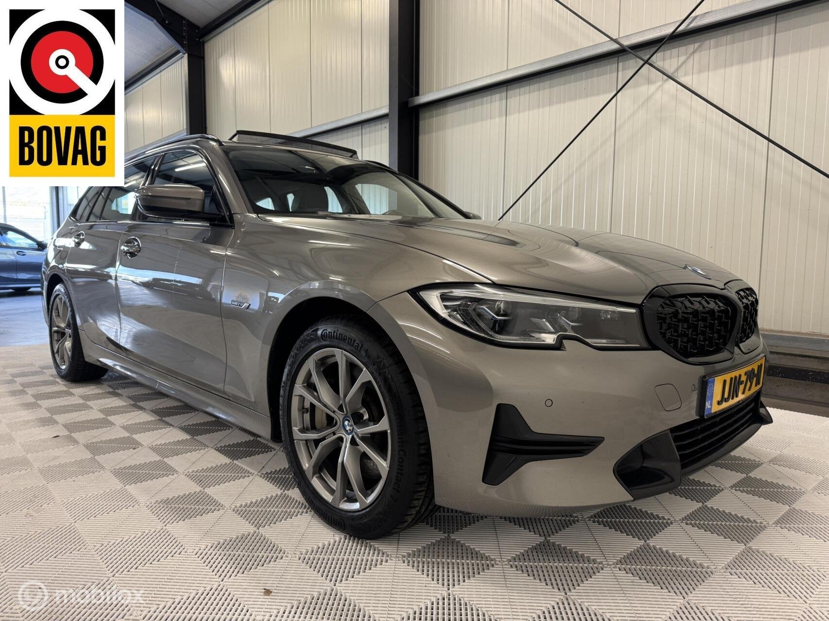 BMW 3-serie Touring 330e Sport Line | Laser | HUD | PANO, Auto's, 1998 cc, Achterwielaandrijving, Gebruikt, Zwart