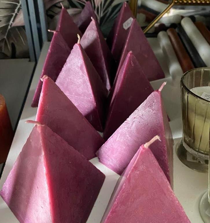 12x nieuwe grote driehoek kaarsen piramide vorm paars roze, Overige materialen, Overige kleuren, Nieuw, Ophalen of Verzenden