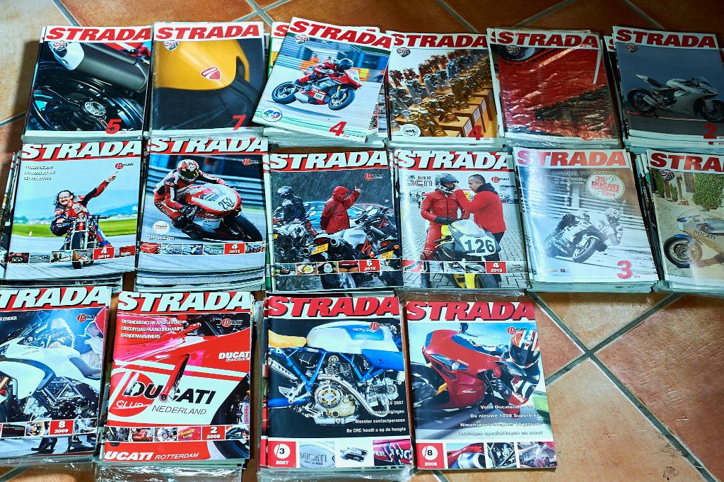 Strada Duc DCN club bladen van 2006 t/m 2021, Ophalen of Verzenden, Gebruikt