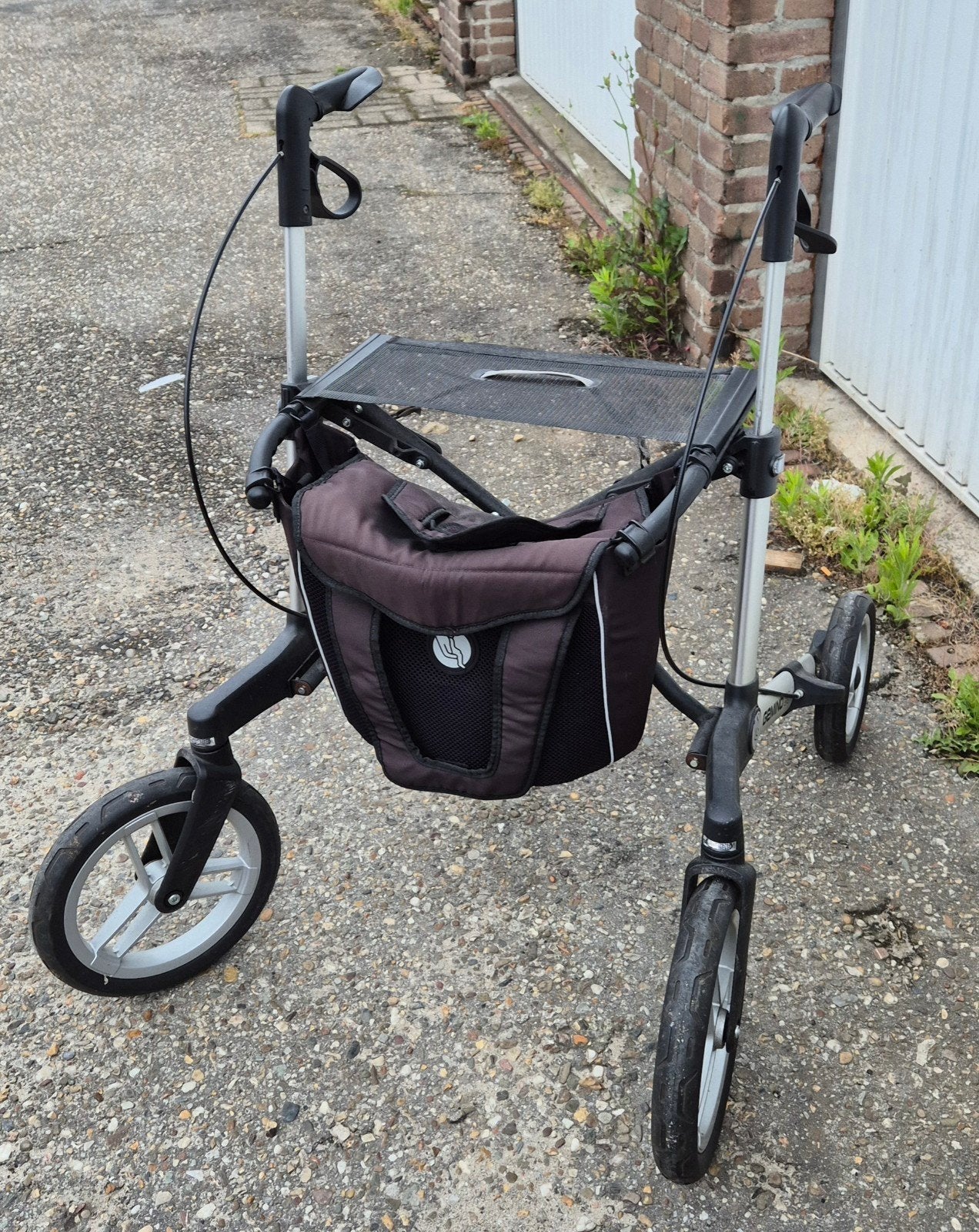 te koop gemino 60 rollator (Lichtgewicht)  in nette staat, Diversen, Rollators, Ophalen, Opvouwbaar, Gebruikt