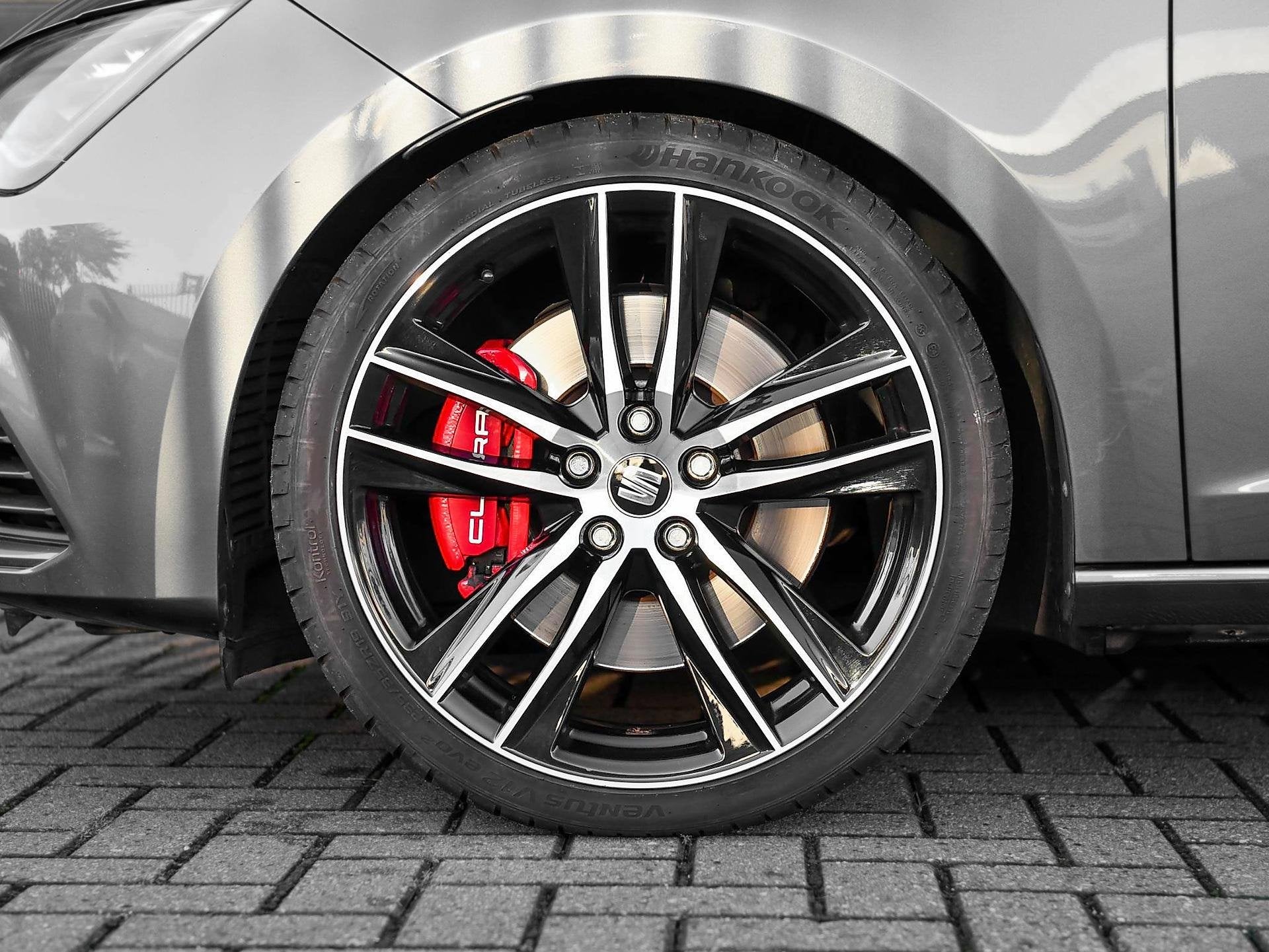 SEAT Leon ST 2.0 TSI 4DRIVE CUPRA Schaalstoelen Pano Camera, Auto's, Automaat, 15 km/l, Gebruikt, 4 cilinders