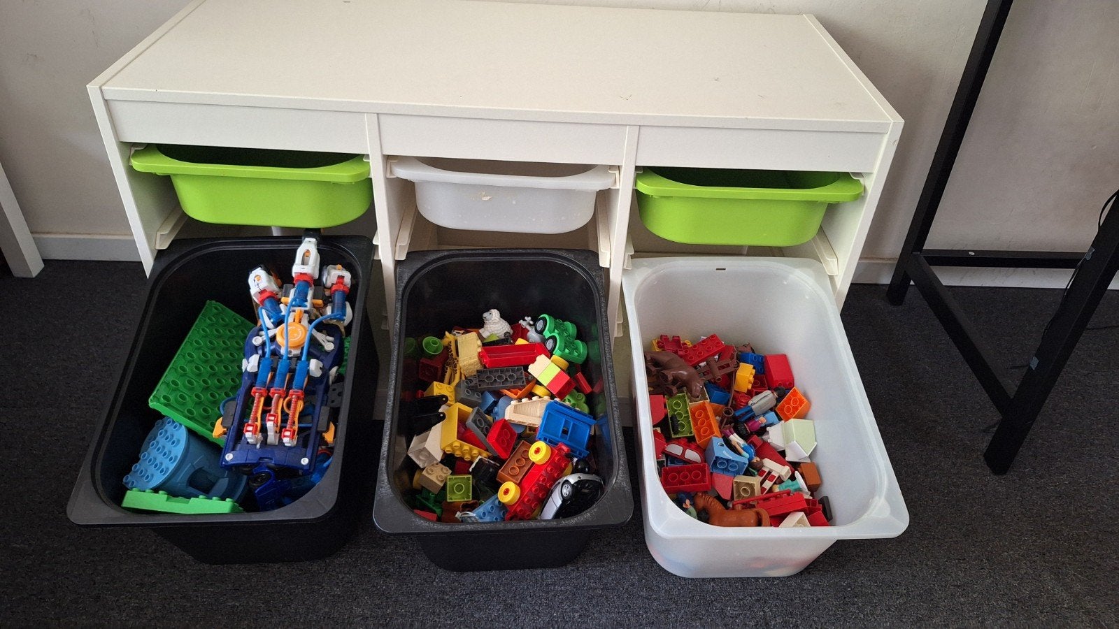 Ikea kast met grote partij Duplo blokken en figuren, Ophalen, Gebruikt, Inclusief minifiguren, Duplo
