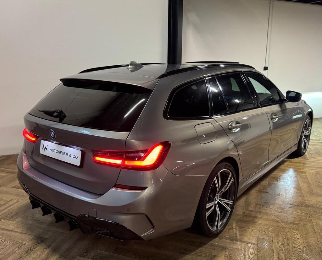 BMW 3-serie Touring 330e M High Executive PANO KEYLESS MEMOR, Auto's, BMW, 1998 cc, Achterwielaandrijving, Gebruikt, Zwart