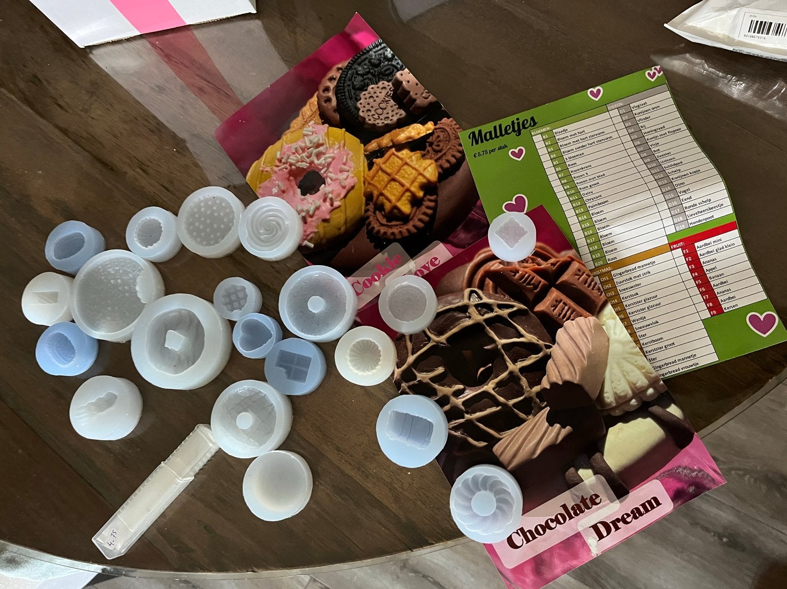Diverse siliconen mallen voor chocolade en knutselen, Meerkleurig, Ophalen of Verzenden, Zo goed als nieuw, Kunststof