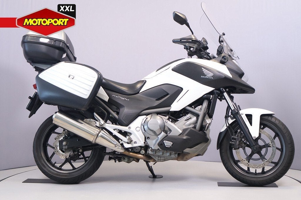 Honda NC 700 X DCT (bj 2013), Honda Motor Europe Ltd, Bedrijf, Toermotor, Customer.service@honda-eu.com