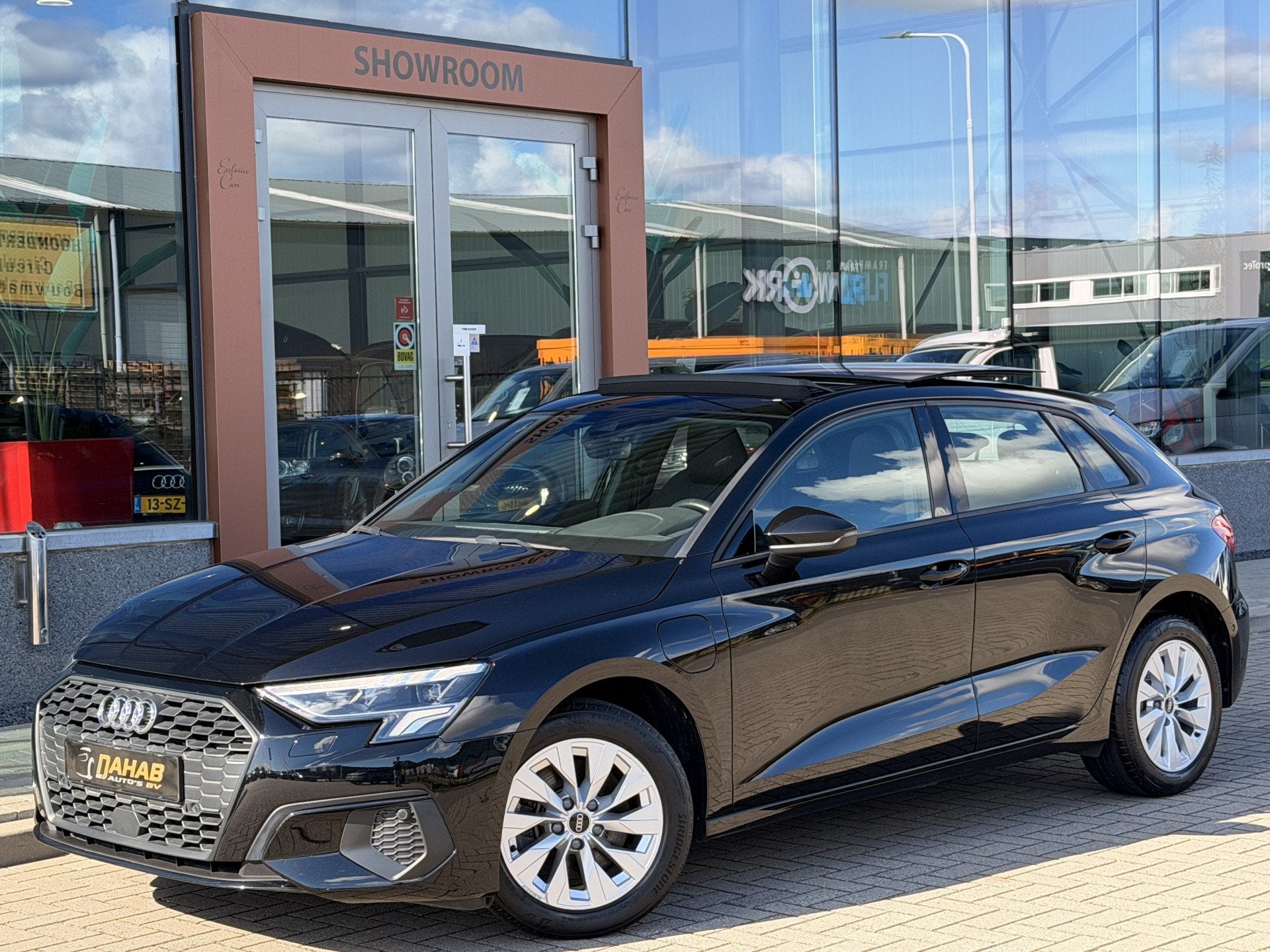 Audi A3 Sportback 40 TFSI e Edition | Pano | Cruise | Drive, Dealer onderhouden, Stof, Gebruikt, Zwart