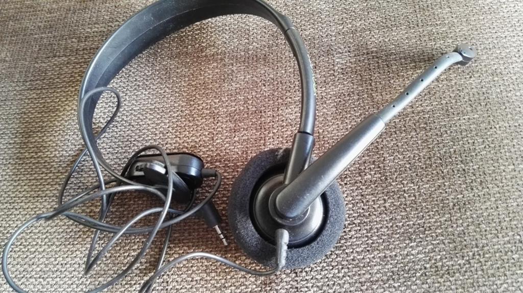 Headset koptelefoon en microfoon, Ophalen of Verzenden, Gebruikt, Bedraad, On-ear