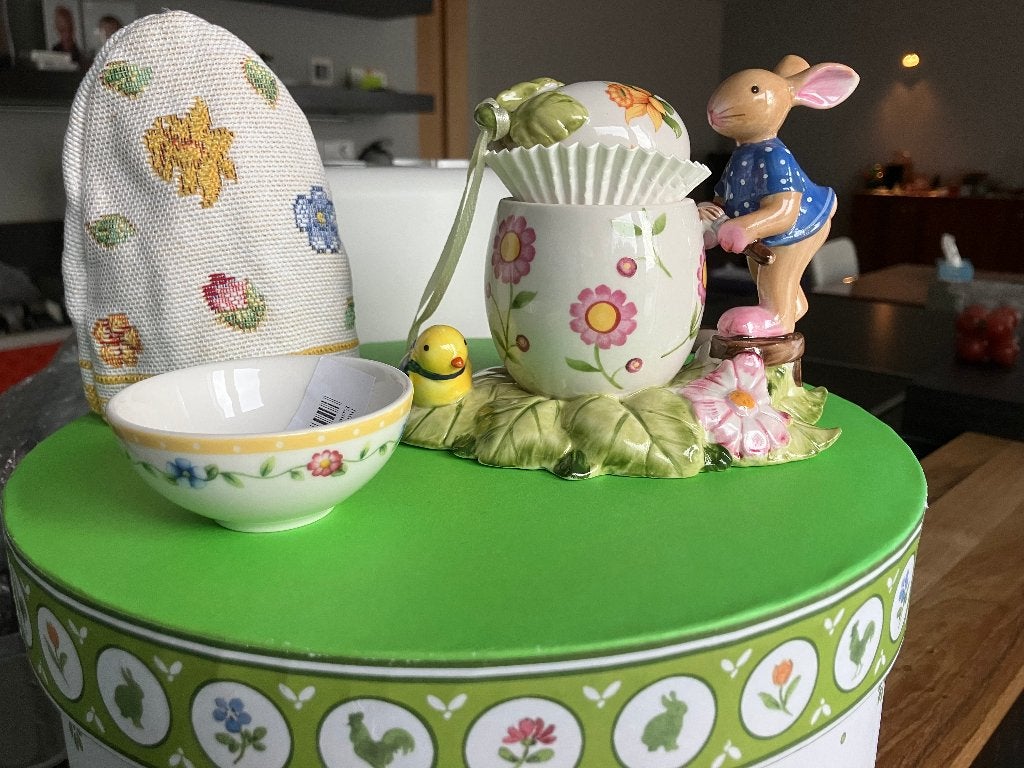 Villeroy & Boch Haasje met groot ei, kuikentje en meer., Ophalen, Zo goed als nieuw