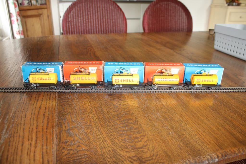 Marklin 4502 Vijf stuks SHELL een Märklin klassieker, Hobby en Vrije tijd, Modeltreinen | H0, Wisselstroom, Gebruikt, Wagon, Ophalen of Verzenden