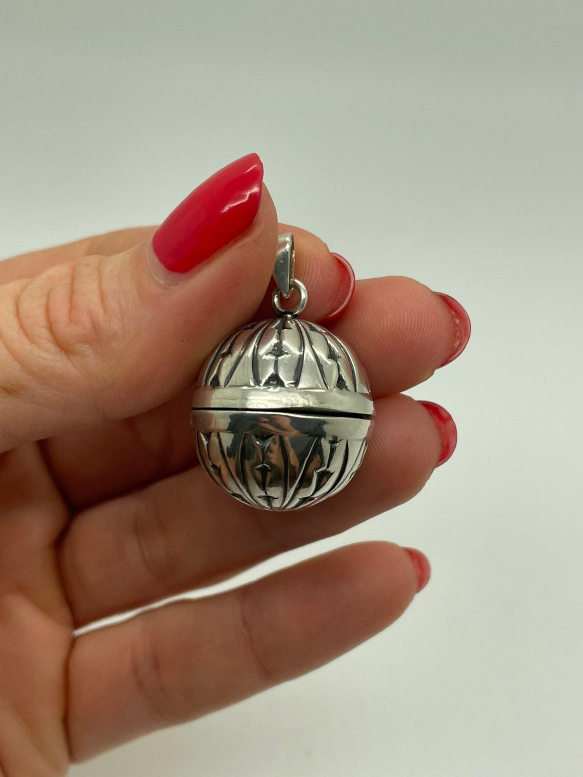 E497 Prachtige zilveren hanger pomander reukdoos, Ophalen of Verzenden, Zilver, Hanger